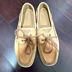 Sperry topsiders